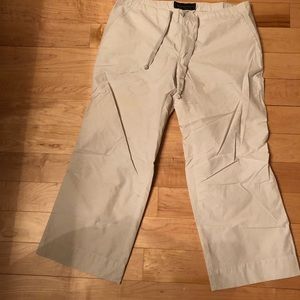 Abercrombie & Fitch Light Capri pants size 6